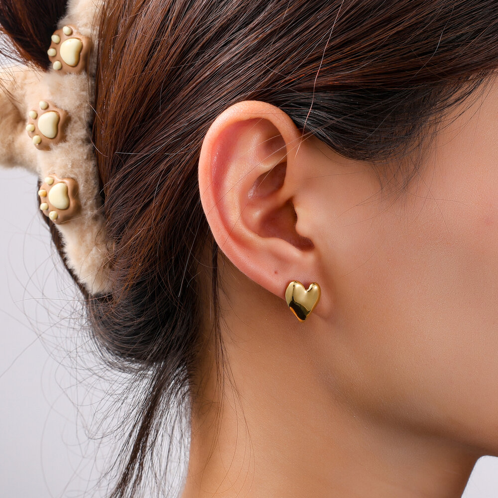 Puffy Heart Studs &ndash; Gold