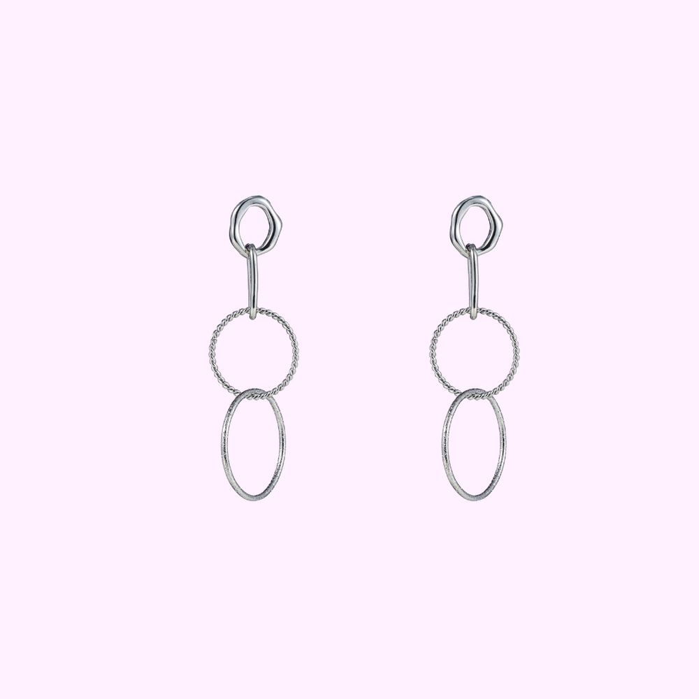 Linked Essence Earring - Silver