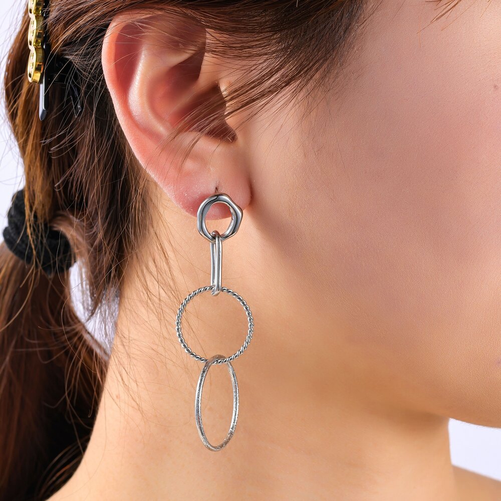 Linked Essence Earring - Silver