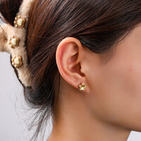 Star Studs &ndash; Gold