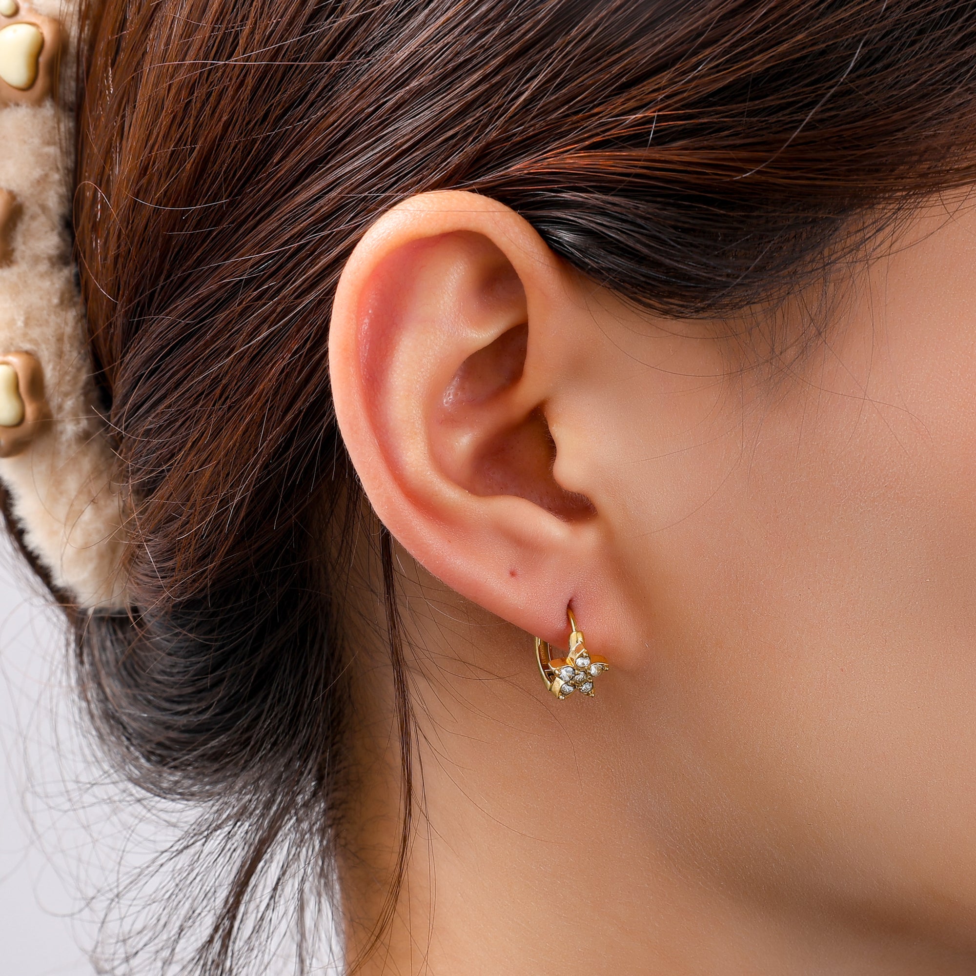 Flower Sparkle Hoops – Gold