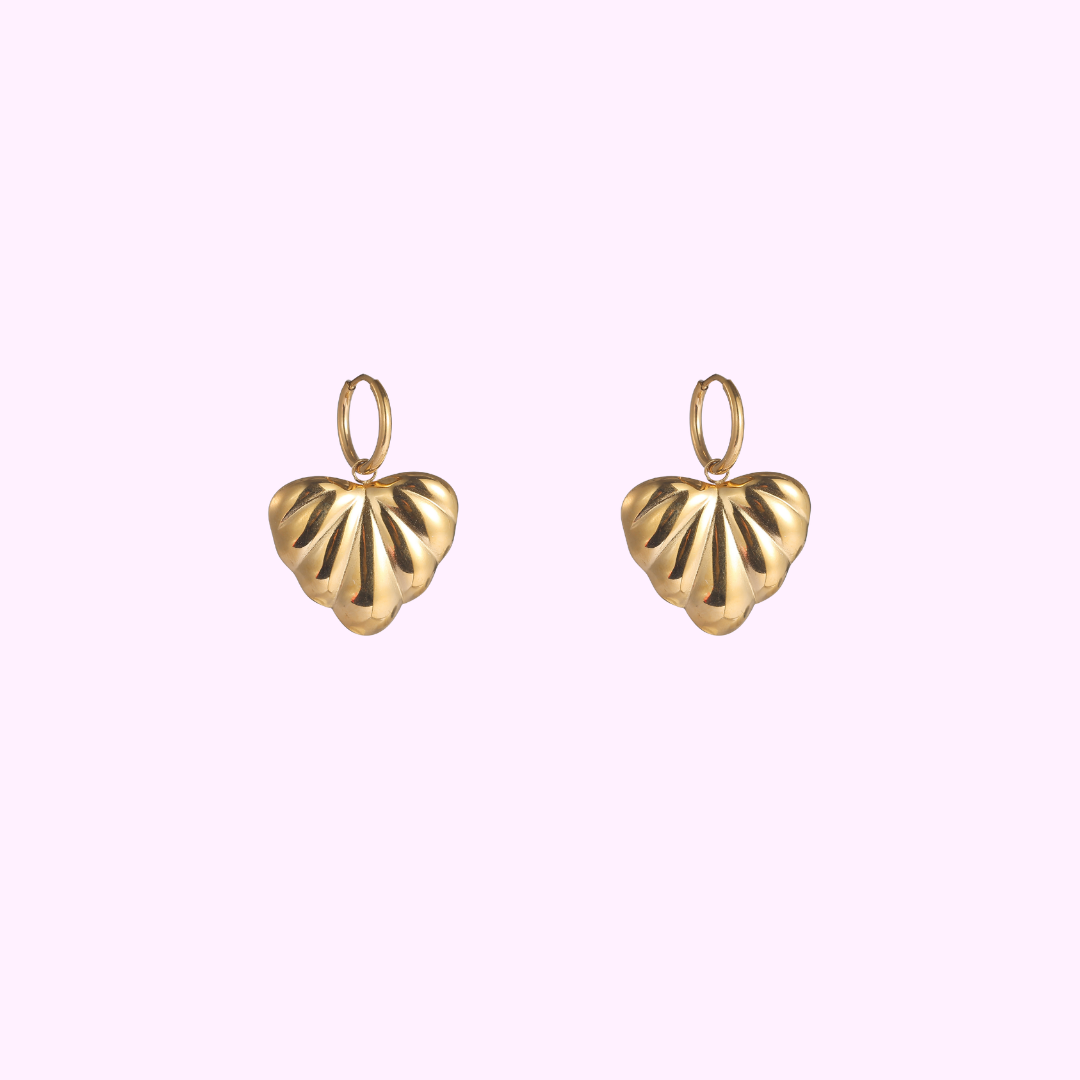 Shell Heart Charm – Gold